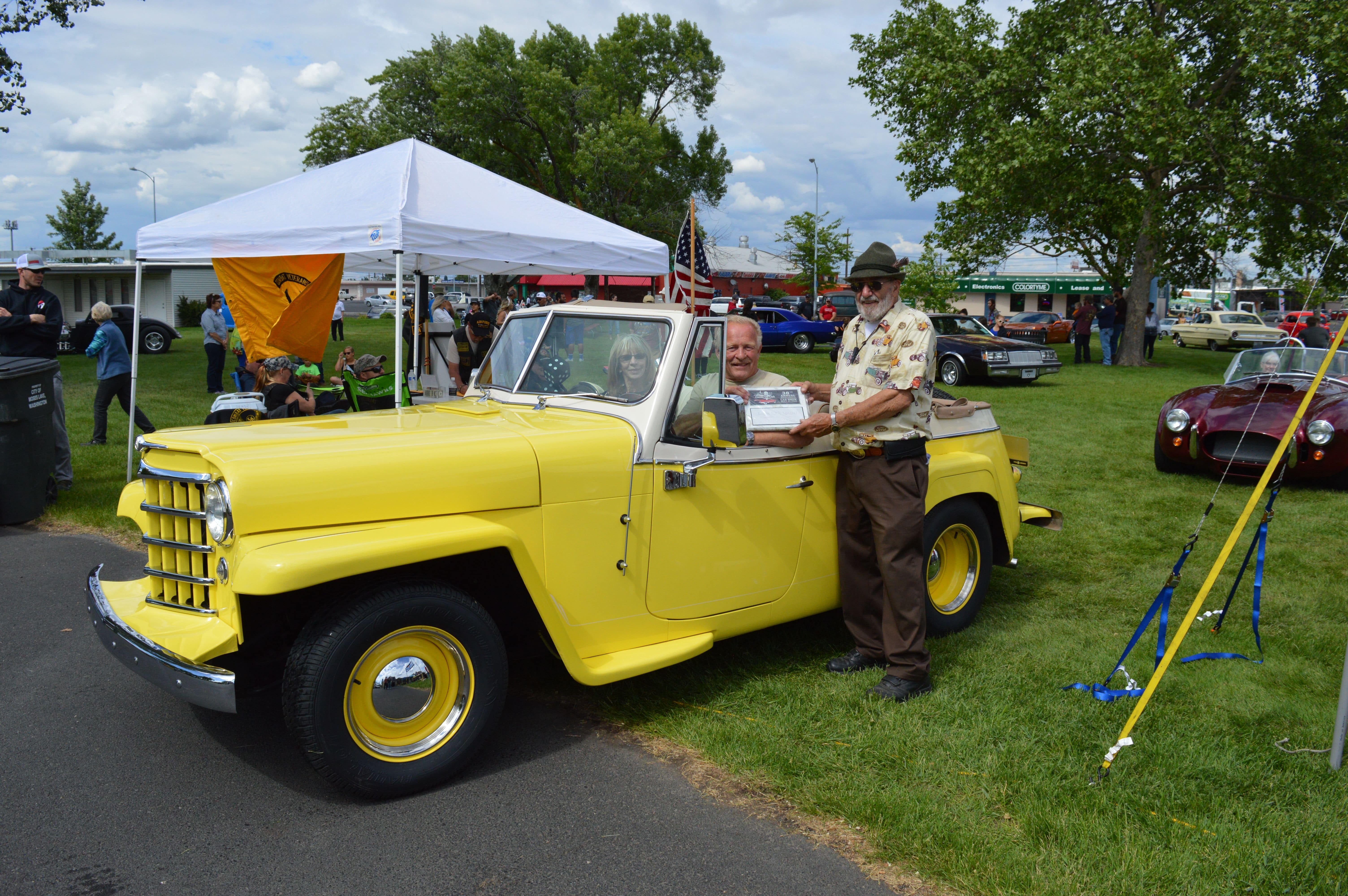 1948 Willys Jeepster - Triple X Award - Val Lavalle